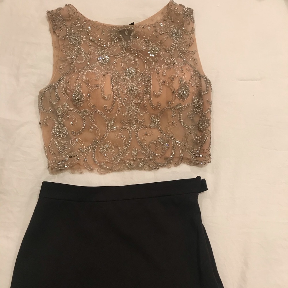 Embroidered 2 piece set